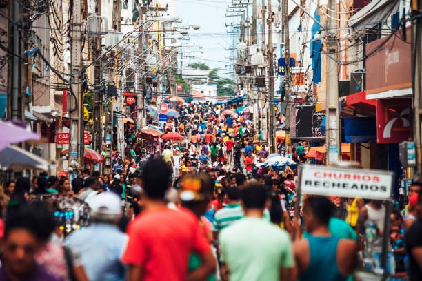 crowded shopping street - sao luis, brazil - crowded street market stock pictures, royalty-free photos & images