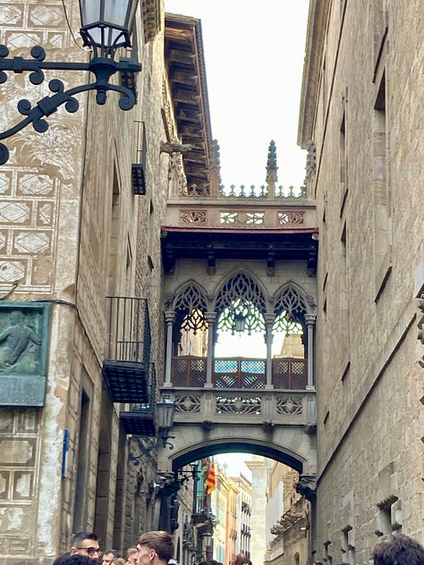 Pictures of Barcelona: cathedrals, statues, architecture, stained glass windows