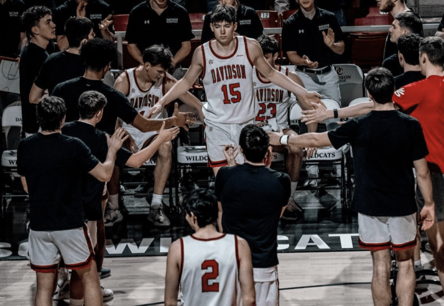 WHS Basketball Phenom Sean Logan is Making Waves at Davidson University -  Hi's Eye Sports