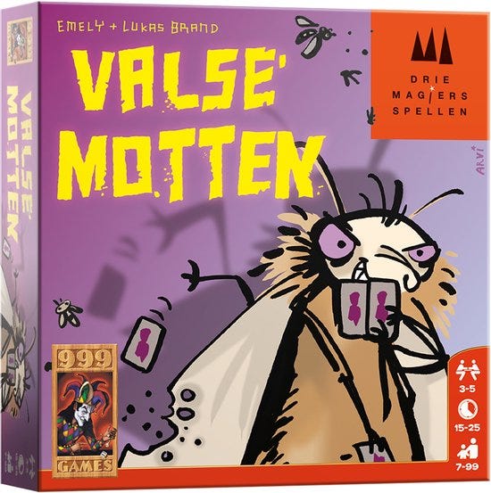 Doos van het kaartspel Valse Motten met opdruk van een grote mot