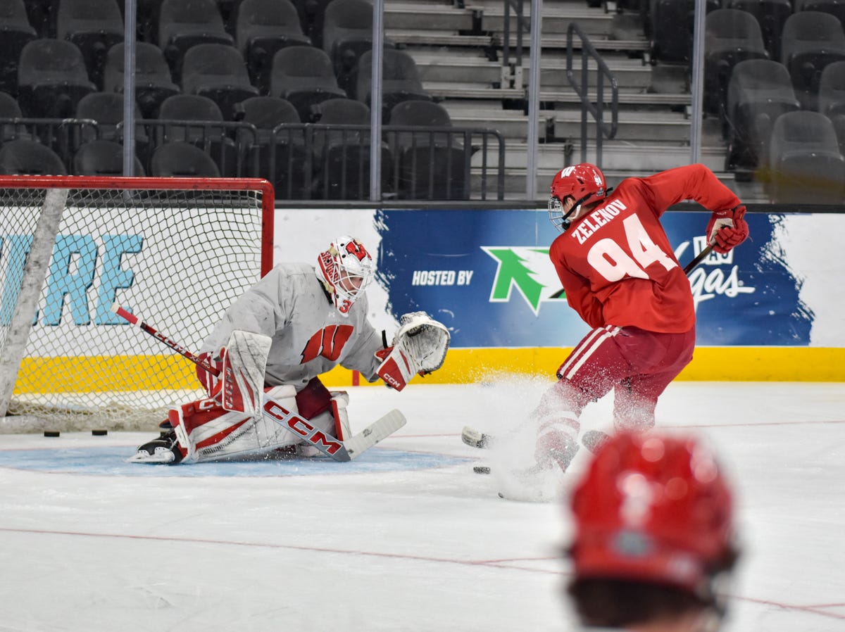 Eli Pulver shootout glove down on Vasily Zelenov