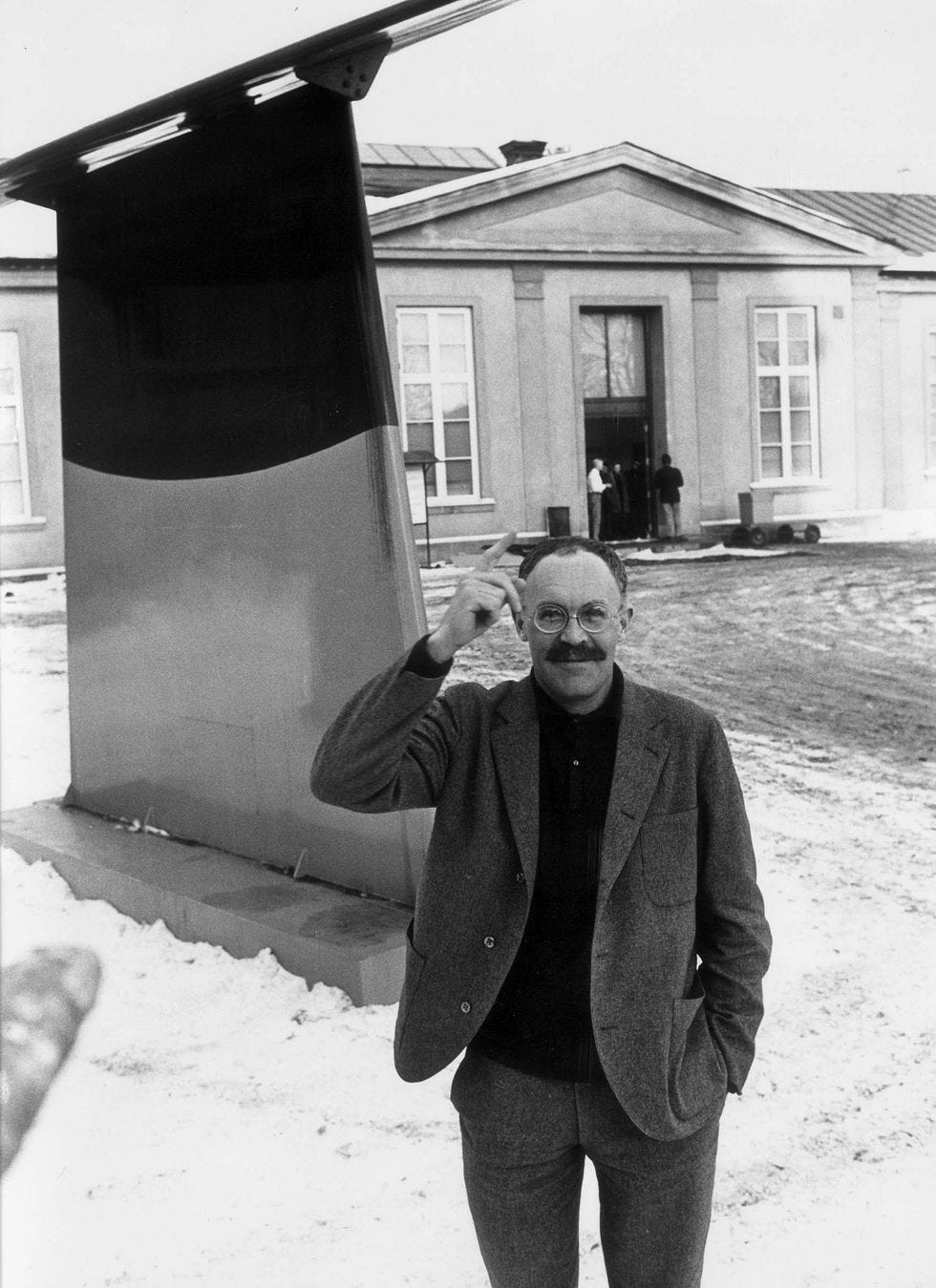 Pontus Hultén utanför Moderna museet.