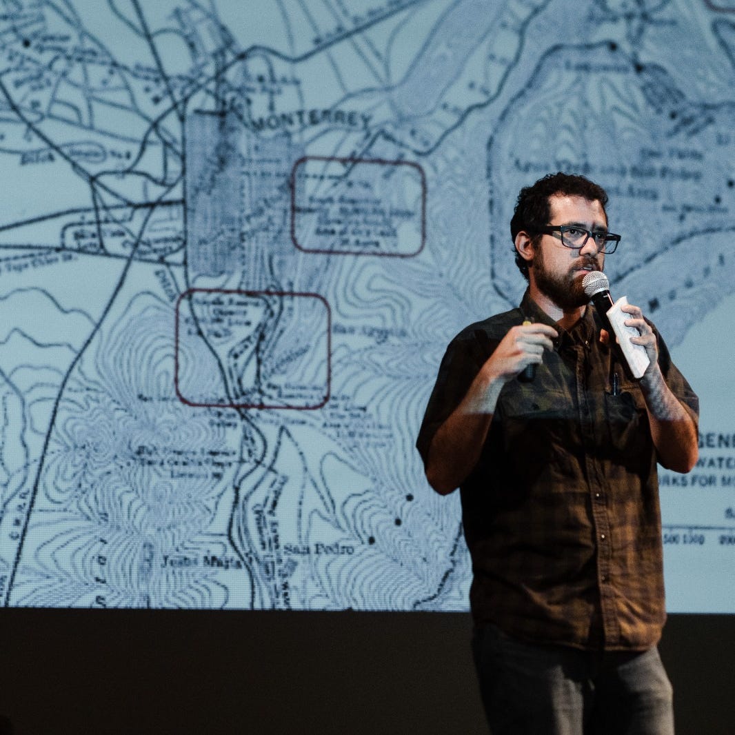 Crítica y Acción (Arnoldo Diaz)