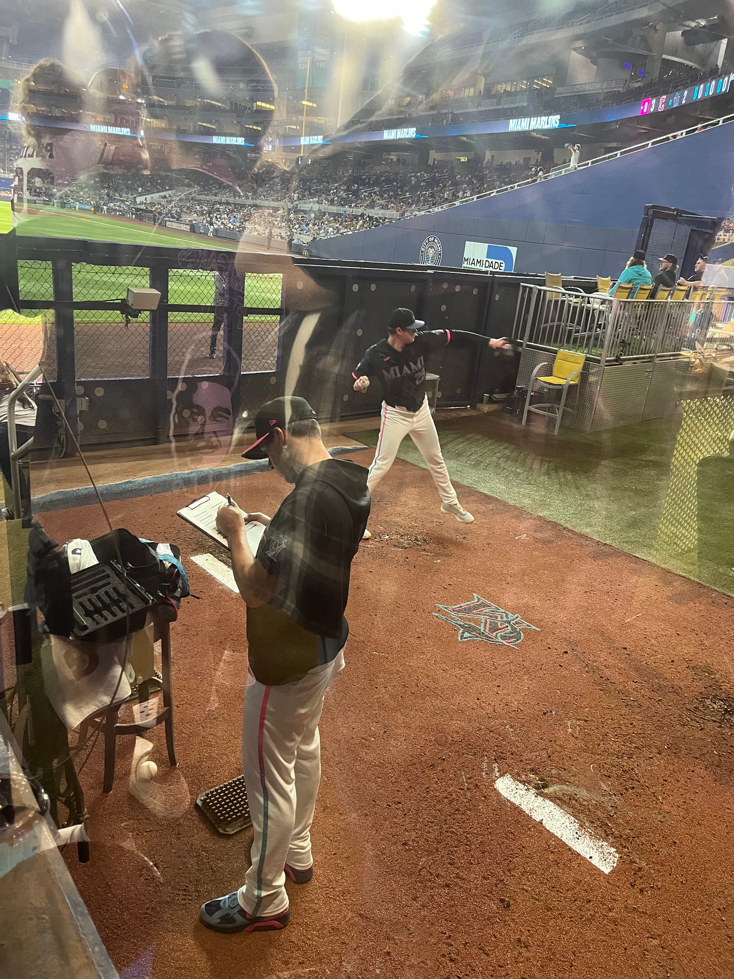 photo of Pete Fairbanks warming up in Marlins bullpen