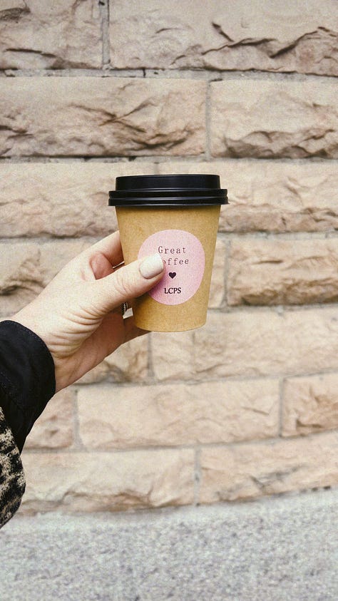 Mix av livet: Collage på kontoret, nya brandingbilder av Felicia Margineanu och kaffe på stan. 