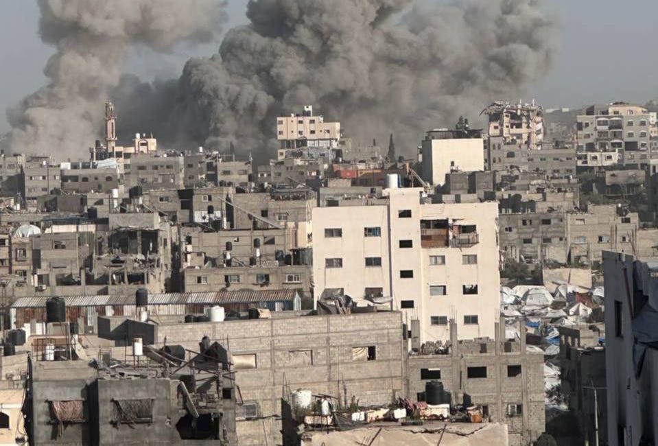 Ισραηλινά μαχητικά βομβάρδισαν σχολείο εκτοπισμένων στην περιοχή Ατ-Τούφα, ανατολικά της Πόλης της Γάζας