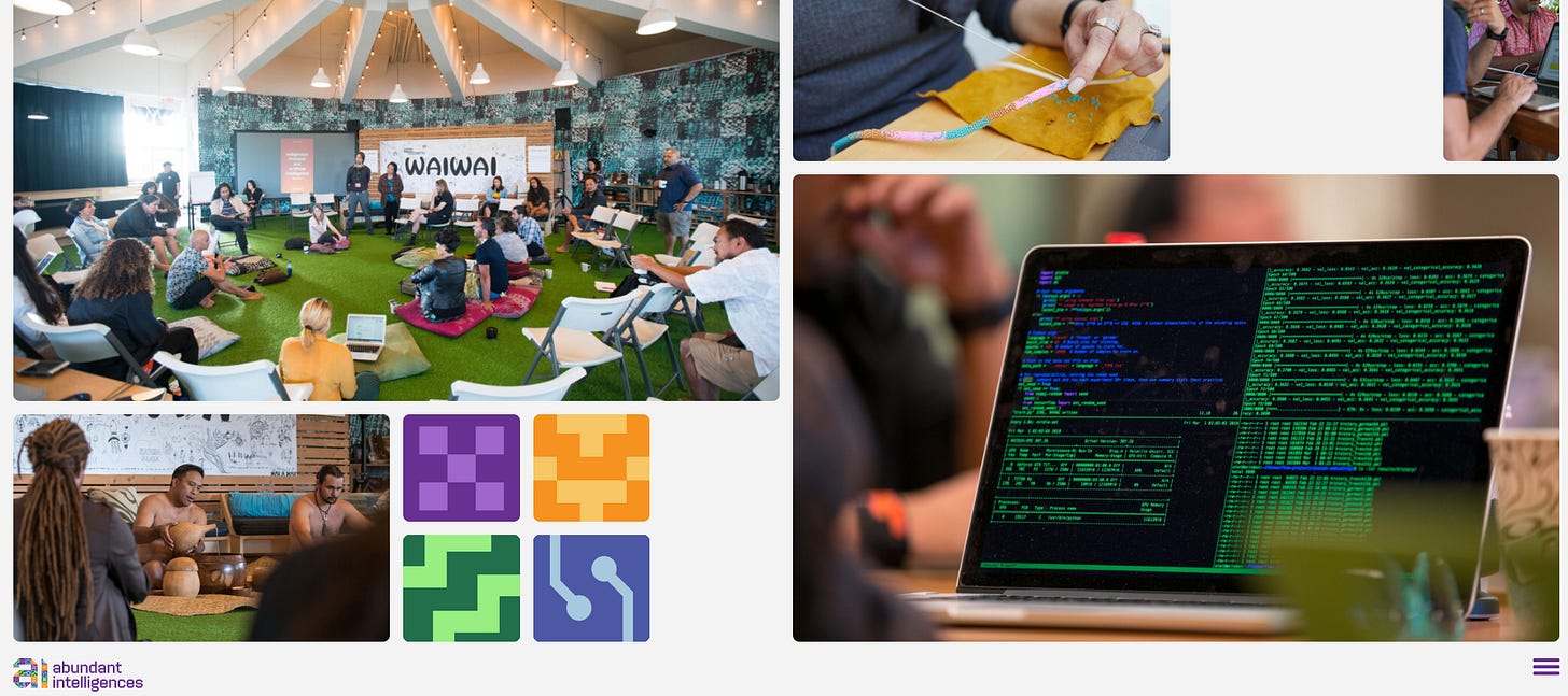 La homepage del sito di Abundant Intelligences include bellissime foto degli incontri delle persone parte del progetto, tra cui persone indigene che mostrano alcune loro tradizioni. La homepage del sito di Abundant Intelligences include bellissime foto degli incontri delle persone parte del progetto, tra cui persone indigene che mostrano alcune loro tradizioni.