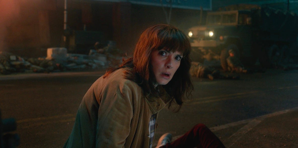 Joyce Byers' 'Stranger Things' Final Season Look Was Inspired by '90s Winona  Ryder