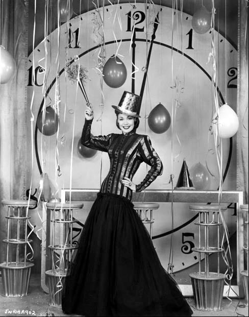 Vintage New Year&#39;s Eve #vintage #new #year #1940s #1950s | Nochevieja,  Fiesta de época, Navidad de antaño