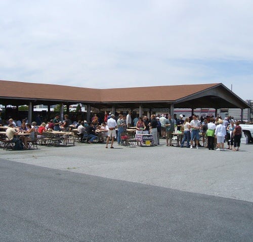 A view of the diners at the 2006 Crab Feast. A view of the diners at the 2006 Crab Feast.