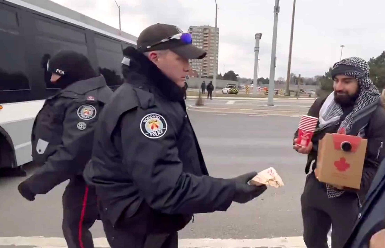 Toronto police defends delivering coffee to anti-Israel activists - JNS.org