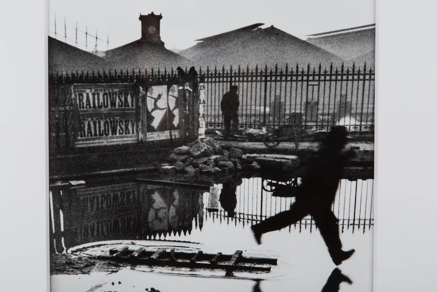 Henri Cartier, Behind the gare St. Lazare, Paris, 1932 | Fundación Amparo y  Manuel