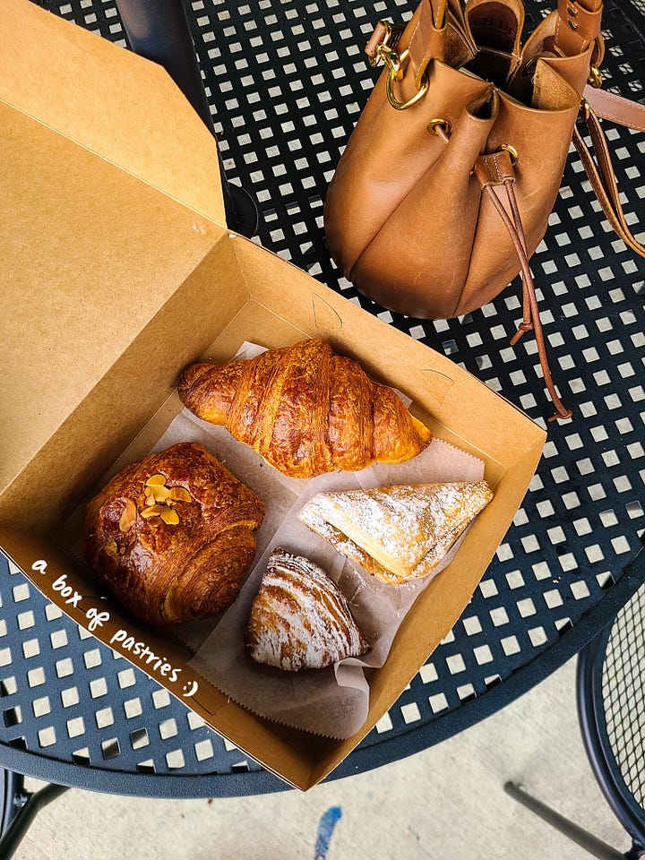 Villani's Bakery pastry box
