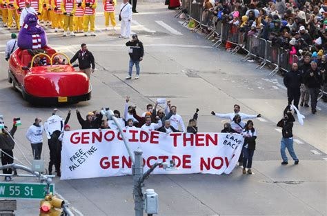 Pro-Palestinian protesters disrupt Macy's Thanksgiving Day Parade - ABC ...