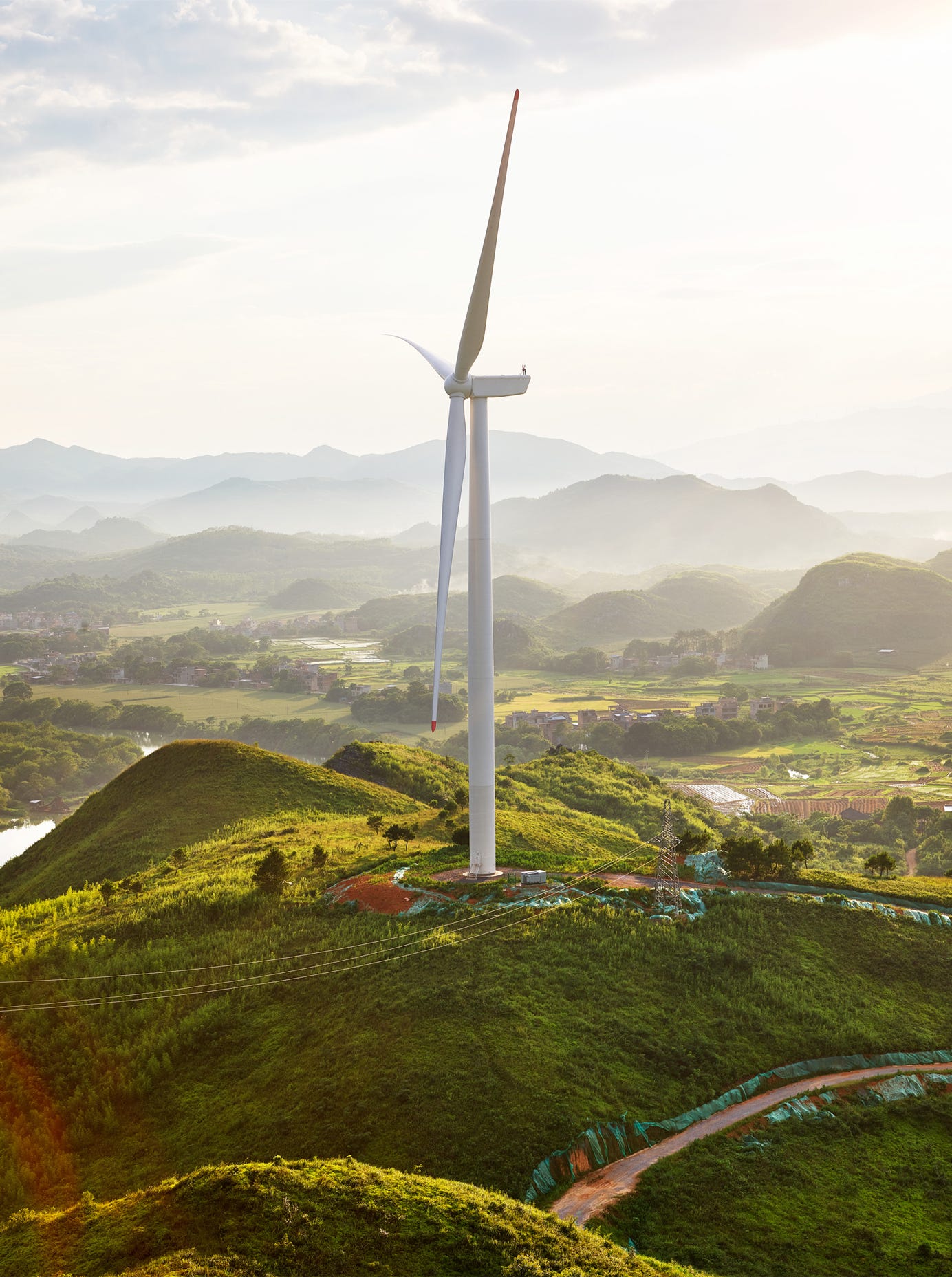 Located in Dao County in Hunan, China, the Concord Jing Tang wind farm was developed by Concord New Energy Group and produces 48 megawatts of clean energy. Each wind turbine at Concord Jing Tang has a rotor diameter of 121 meters, generating 2 MW of clean energy.
