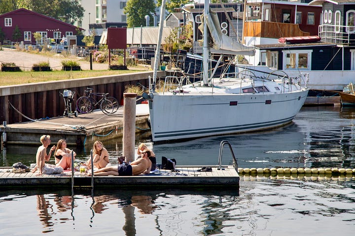 La Banchina, a waterside seafood restaurant and bar in Copenhagen.