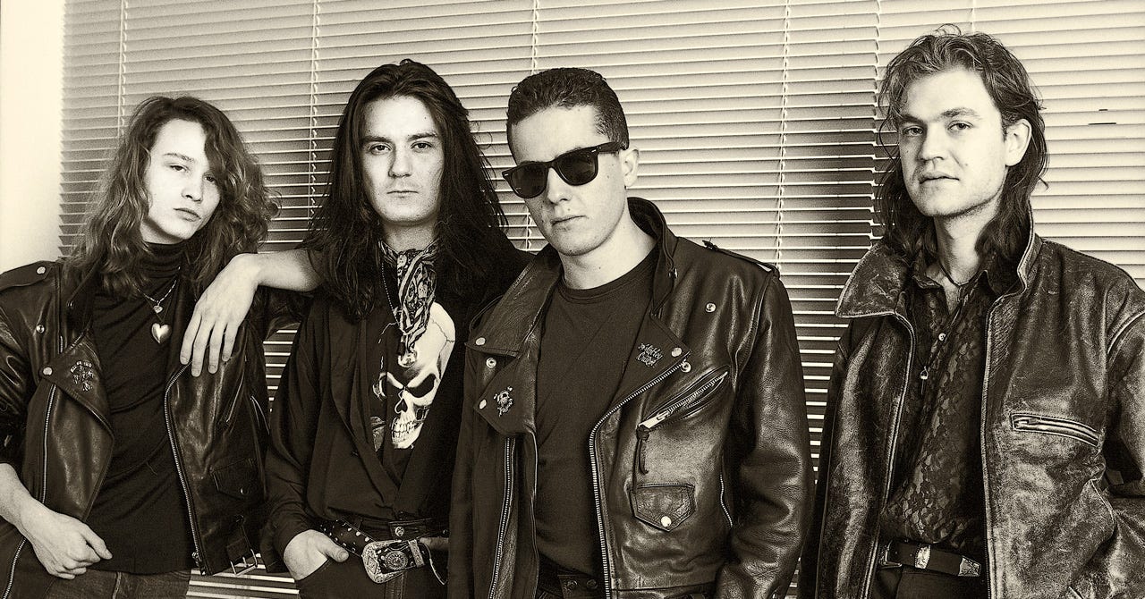 Héroes del Silencio "10 Temas de una Evolución Sonora” Héroes del Silencio "10 Temas de una Evolución Sonora”