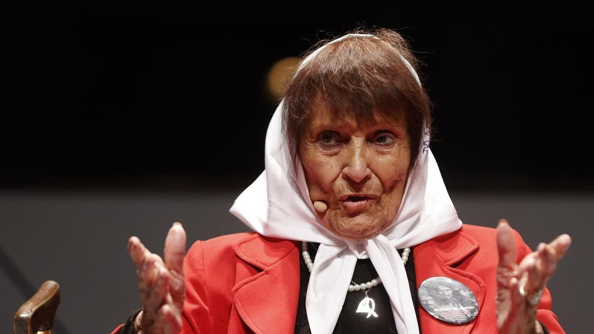 Fallece Taty Almeida, una de las fundadoras de Madres de Plaza de Mayo de Argentina Fallece Taty Almeida, una de las fundadoras de Madres de Plaza de Mayo de Argentina