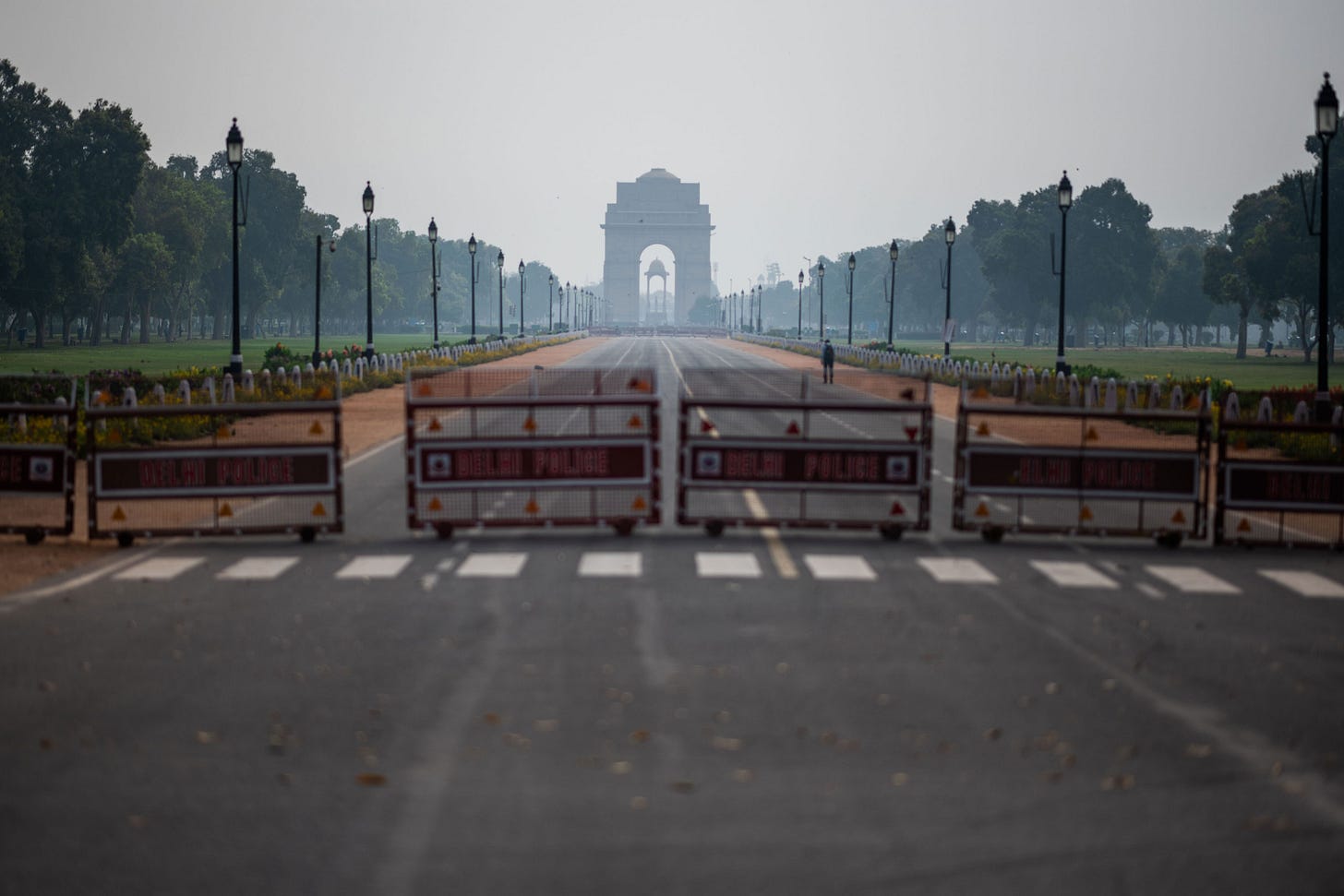 Modi orders complete lockdown for 1.3 billion people in India | CNN