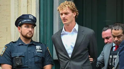 Daniel Penny trial begins in New York for chokehold subway death of Jordan  Neely
