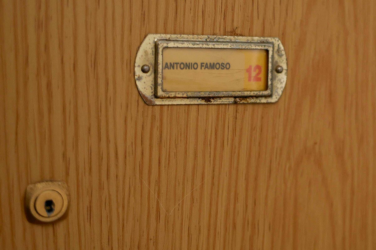 Imagen del buzón de su vivienda, a escasos 3,4 kilómetros del ayuntamiento de Valencia.