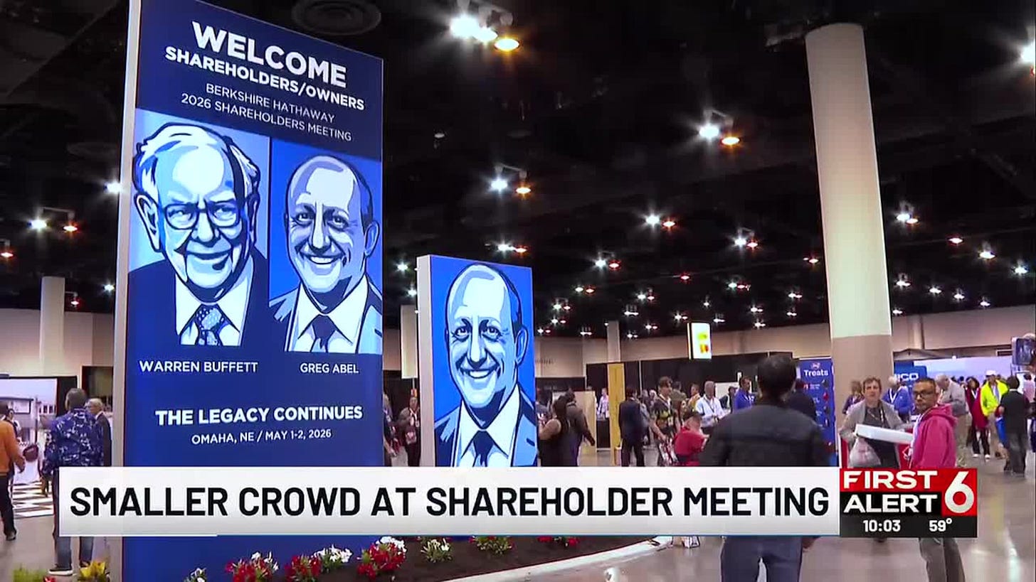 Smaller crowd at Berkshire Hathaway meeting in Omaha