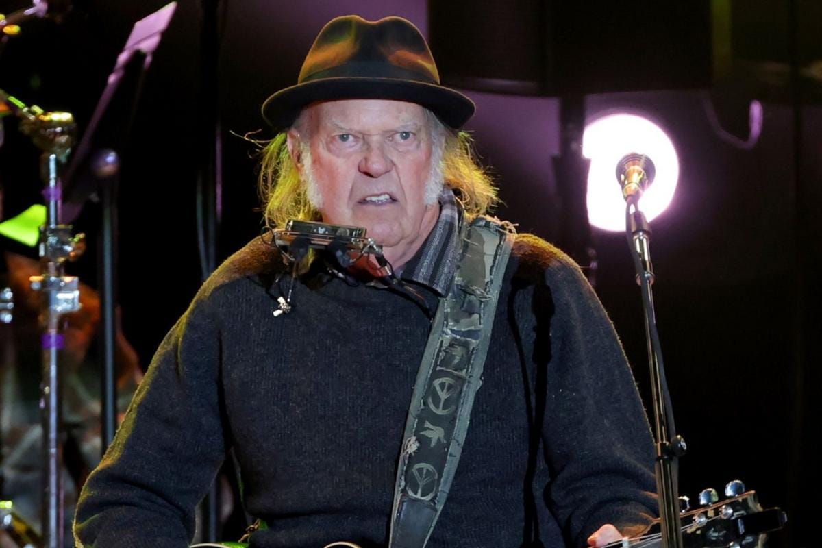 Watch Neil Young Make His Surprise Return to the Stage Watch Neil Young Make His Surprise Return to the Stage