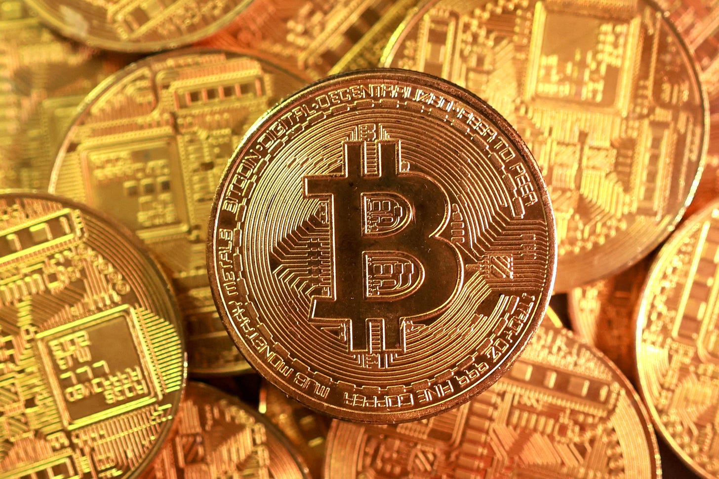 Bitcoin extends decline to $104,782 as Trump escalates US-China trade war |  Reuters