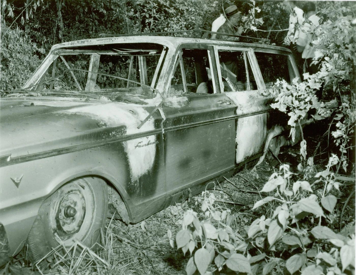 A car that has been burned

Description automatically generated