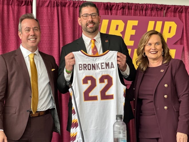Central Michigan basketball coach Andy Bronkema making leap from DII
