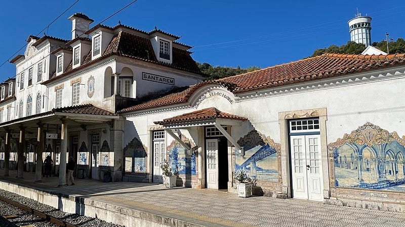 File:Estacao de Santarem (51507006850).jpg