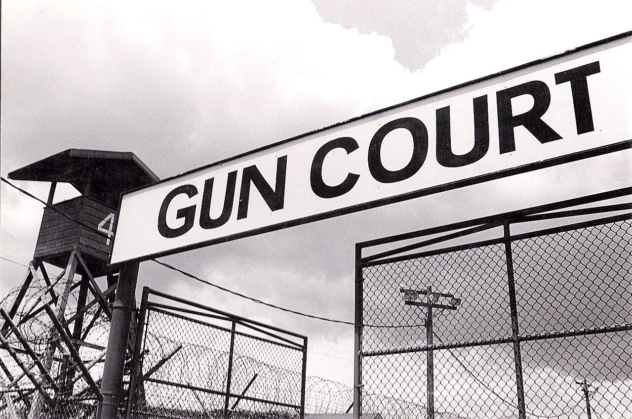 File:Gun court.jpg - Wikimedia Commons File:Gun court.jpg - Wikimedia Commons