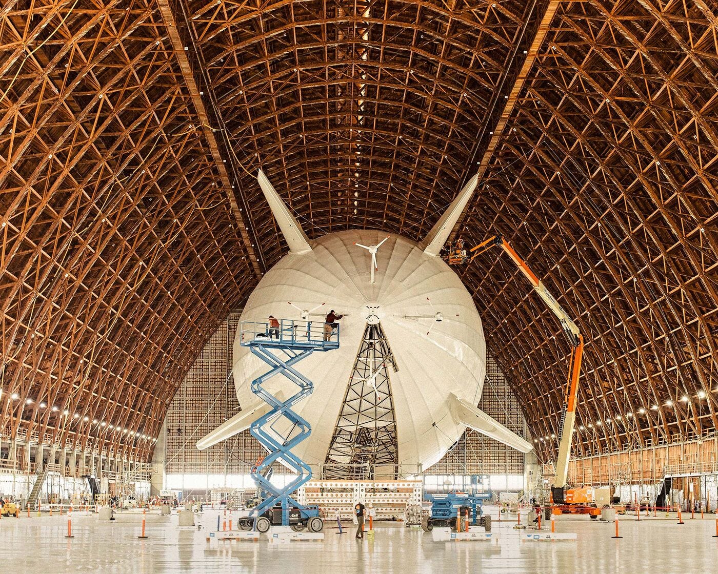 Brin’s airships, with carbon-fiber tubing, would be lighter and sturdier than the ones from a century ago.