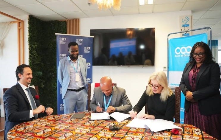 May be an image of one or more people, people studying, newsroom and text that says "@IFC ©IFC ©IFC E @IFC 함 JFC IFC CCO Bank Oron IFC L EMPOW >" May be an image of one or more people, people studying, newsroom and text that says "@IFC ©IFC ©IFC E @IFC 함 JFC IFC CCO Bank Oron IFC L EMPOW >"