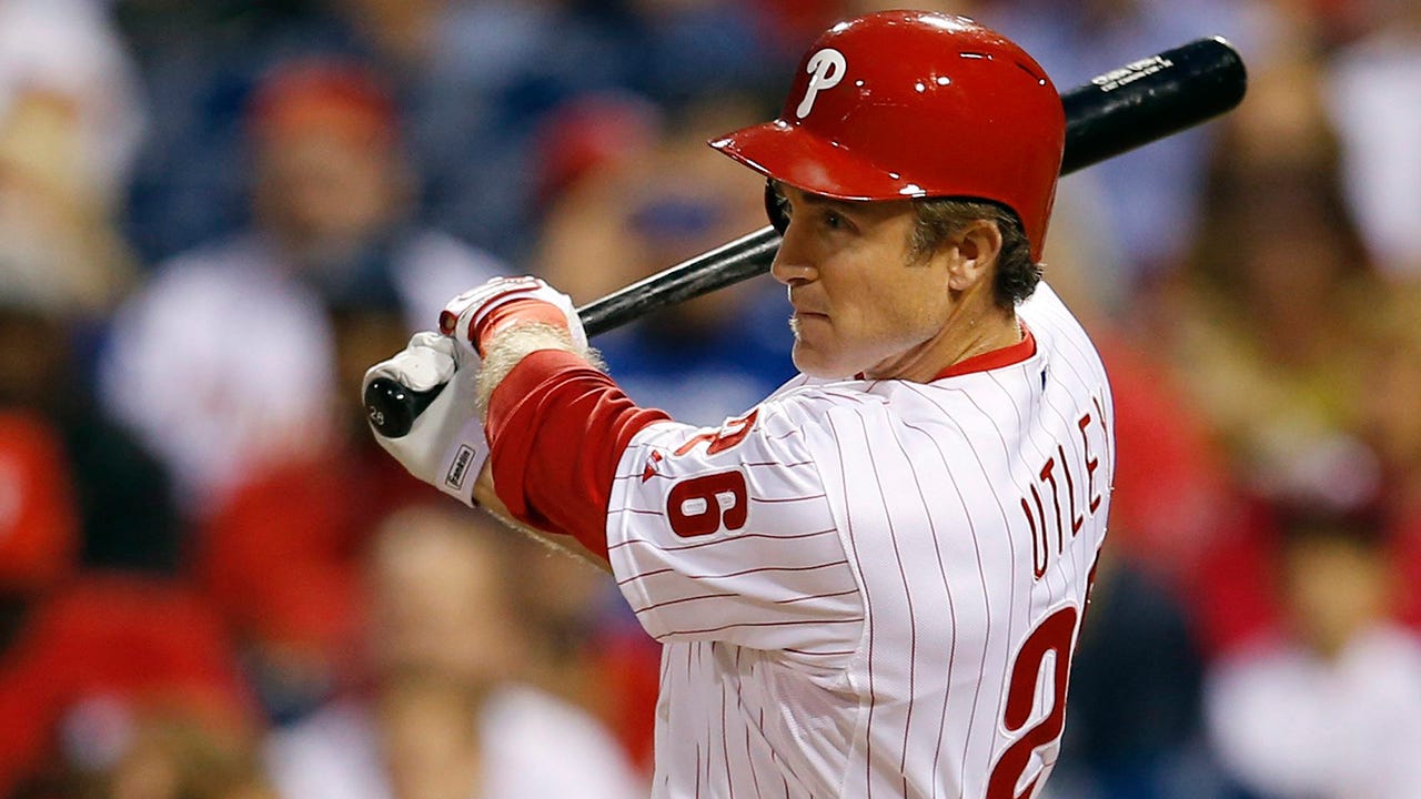 Phillies trade infielder Chase Utley to Dodgers Phillies trade infielder Chase Utley to Dodgers
