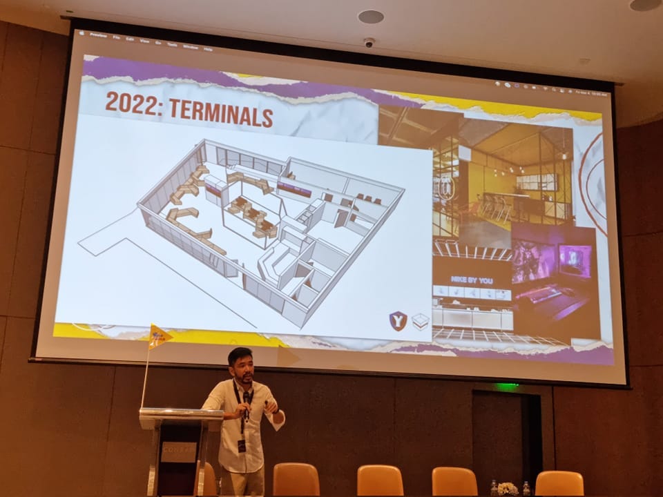 May be an image of 1 person, standing, indoor and text that says '2022: TERMINALS YOU'