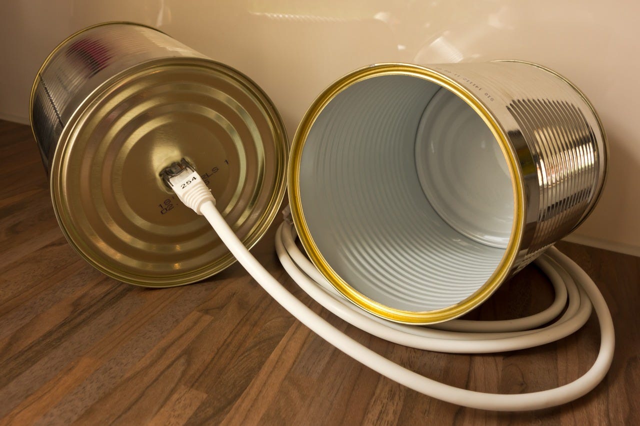 Source: https://pixabay.com/photos/can-phone-voip-over-ip-can-cable-568056/