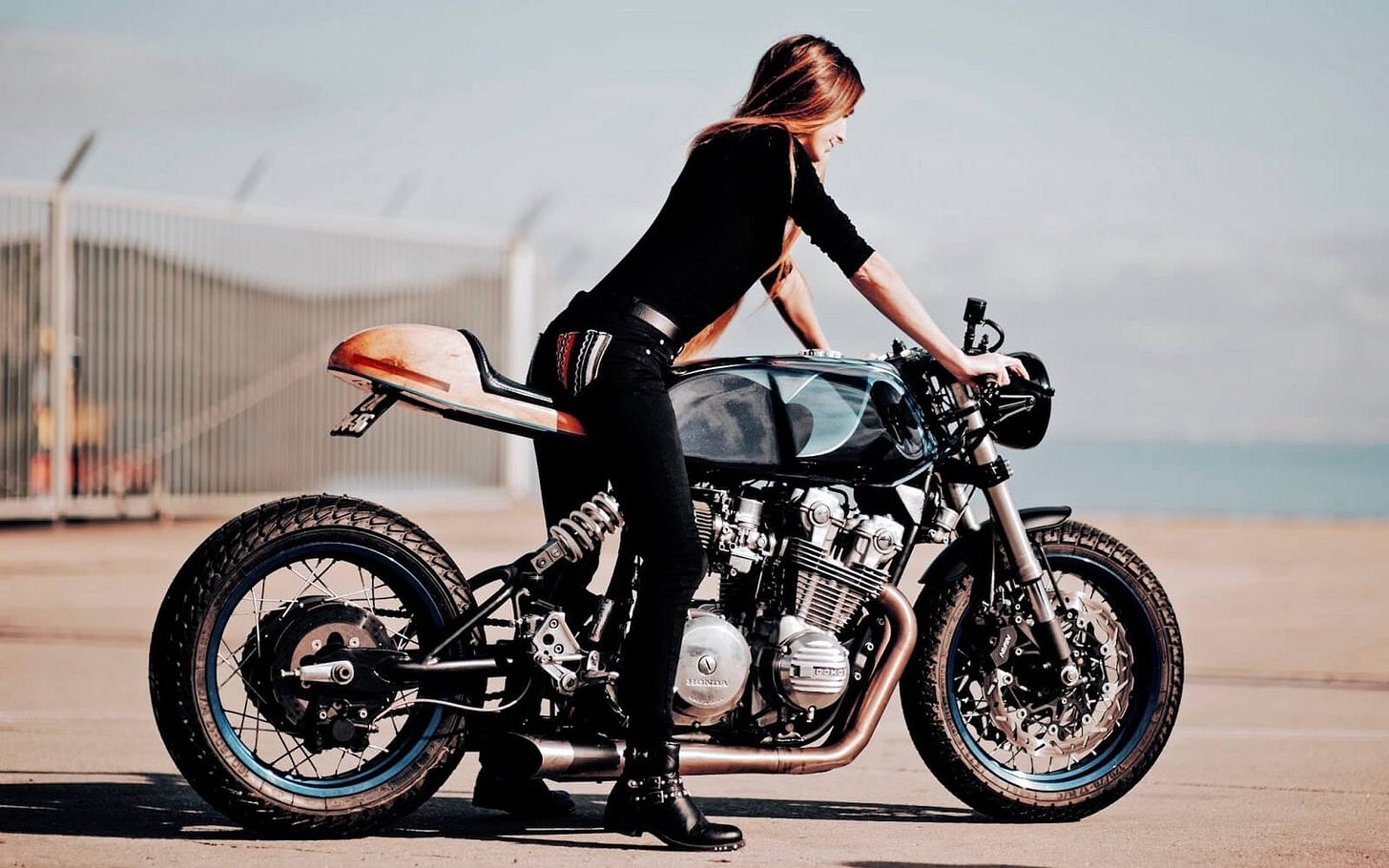 Motorcycle Girls [Secret Section!] - BRAAP.®