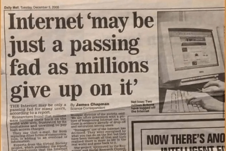 Some people in the late '90s and early '00s thought the internet was an  overhyped idea doomed to fizzle, as seen from this article dated December  5th 2000. : r/Millennials