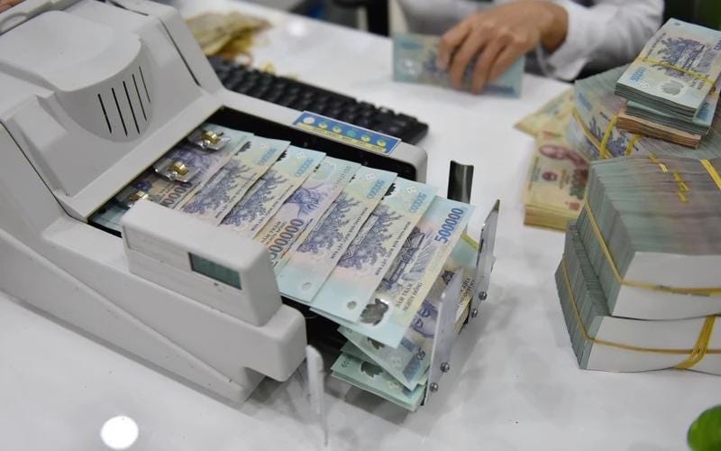 Có tới 21 thành viên tham gia đấu thầu trên kênh cầm cố ngày 4/11. Có tới 21 thành viên tham gia đấu thầu trên kênh cầm cố ngày 4/11.