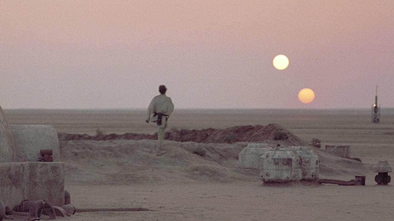 Découverte d'un système à deux soleils, comme Tatooine dans Star Wars
