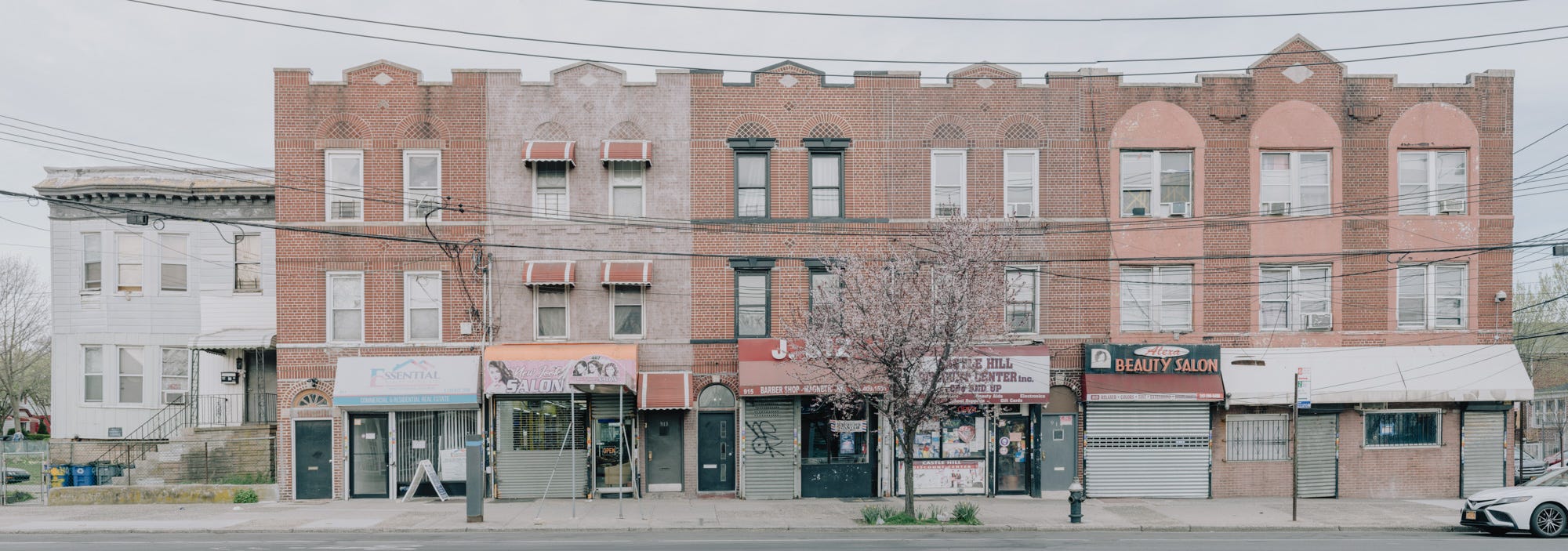 panrorama-of-townhouses-with-ground-floor-businesses
