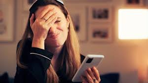 10 Ways Women Text That Reveal High ... 10 Ways Women Text That Reveal High ...