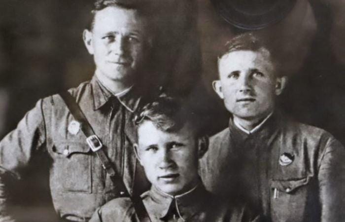 Photo of Fritz Schmenkel (left), a German soldier who deflected to the Soviet partisans. Was later captured and executed by the German military for treason. Posthumously awarded the title "Hero of the Soviet Union” for his actions during WW2. (1943)