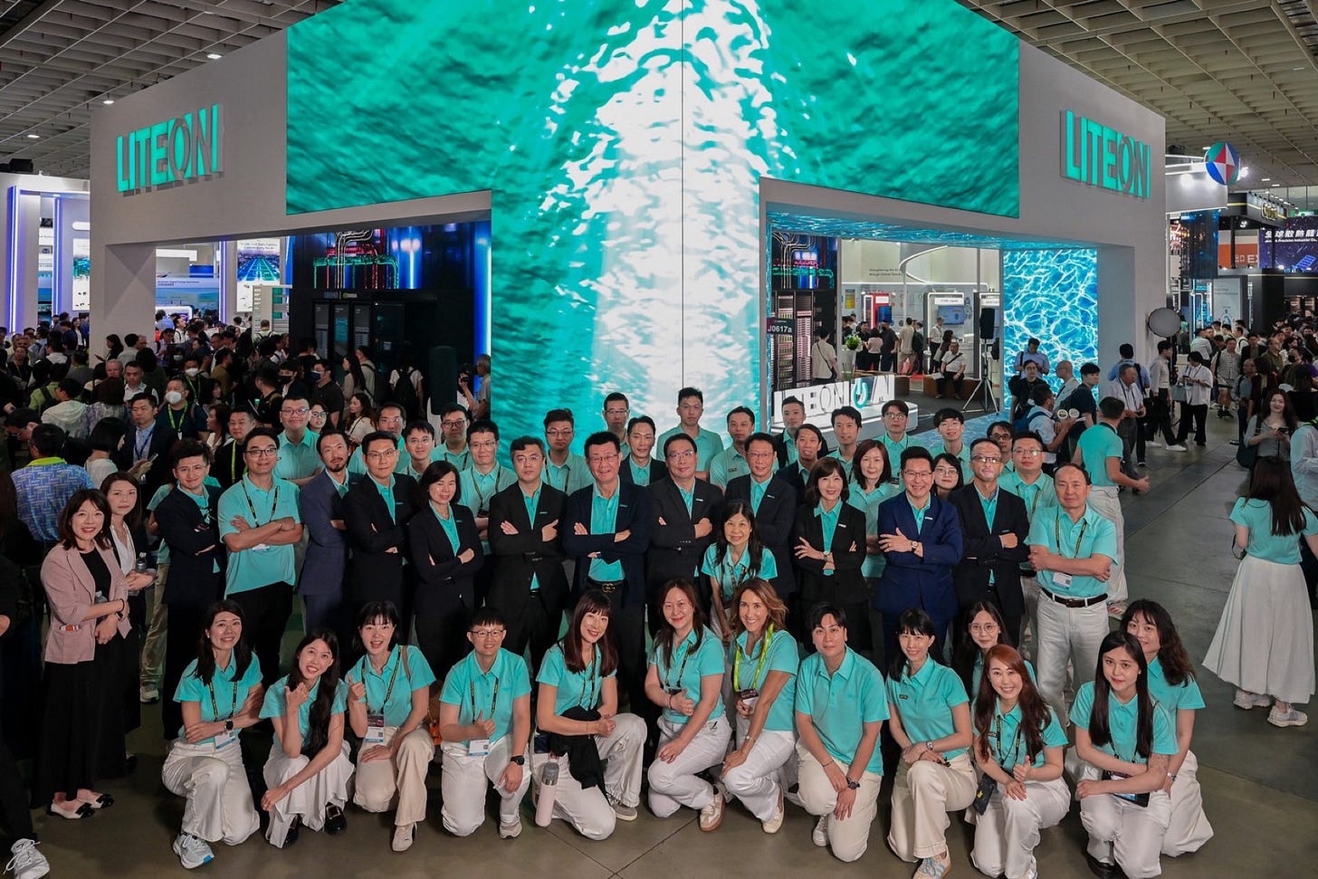 光寶 COMPUTEX 2026 展位展示從雲端到地端的 AI 布局(圖:光寶官方新聞中心) 光寶 COMPUTEX 2026 展位展示從雲端到地端的 AI 布局(圖:光寶官方新聞中心)