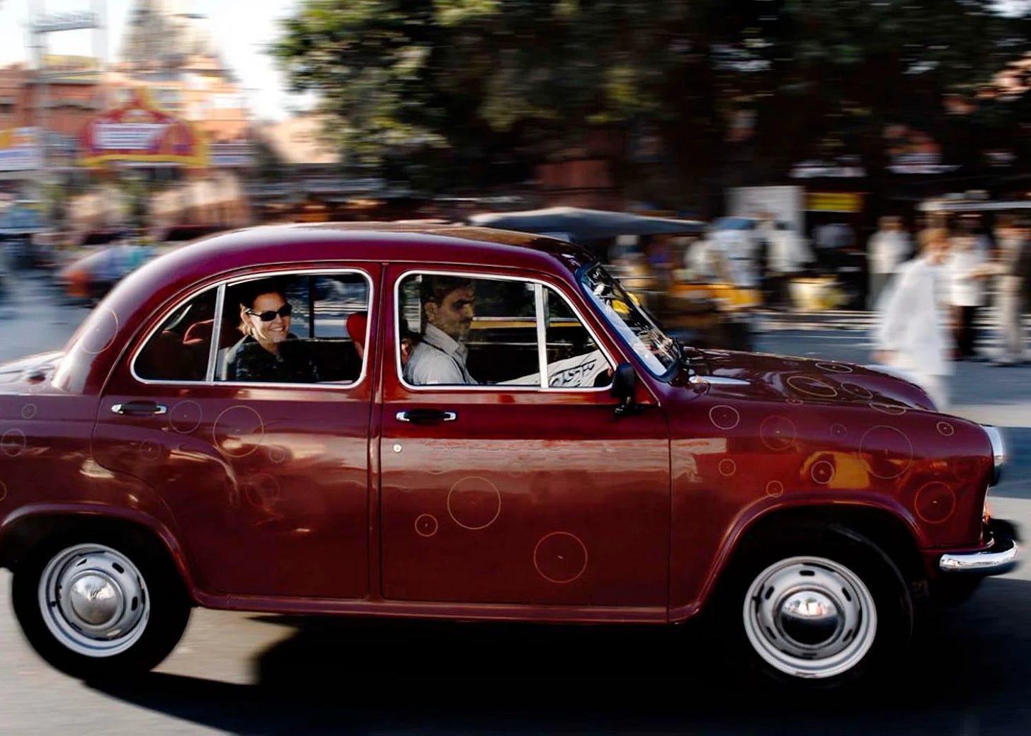 VB in embroidered car in Jaïpur