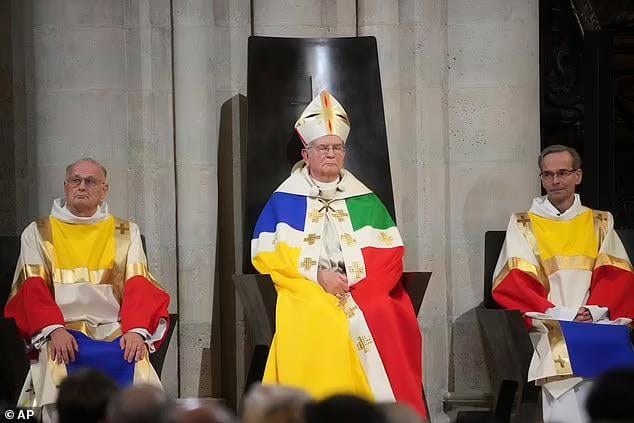 Snazzy French Gear : r/Catholicism