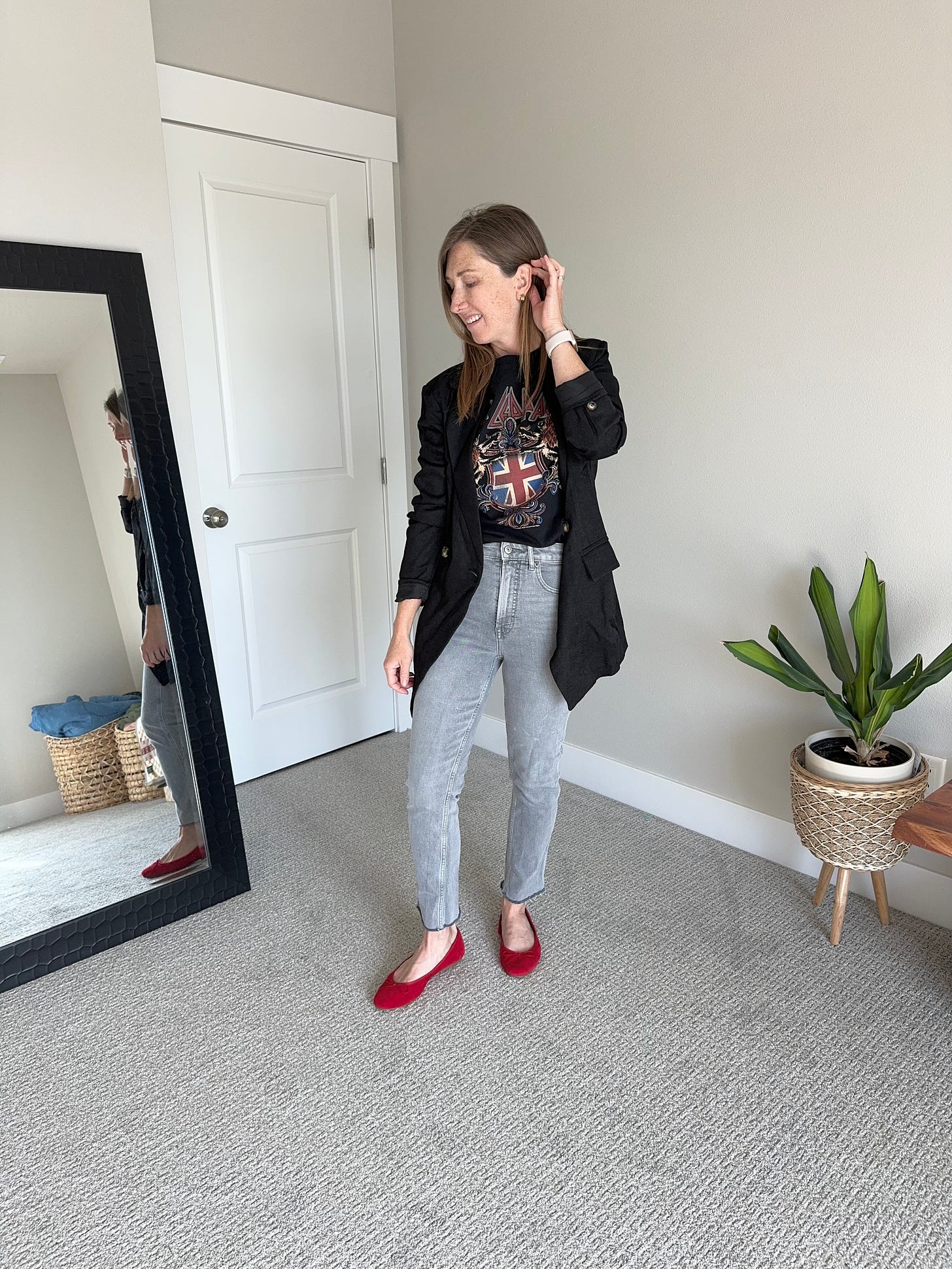 gray jeans, red ballet flats, graphic tee, blazer outfit
