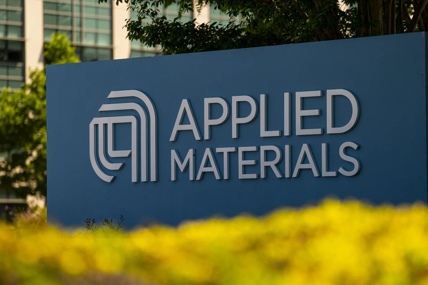 Applied Materials (AMAT) Stock Drops After Report of US Criminal Probe -  Bloomberg