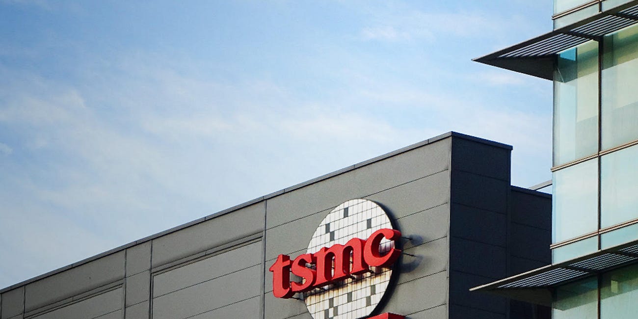 TSMC Q3 Earnings: AI 수요 폭증에 힘입어 실적 급증... 그러나 수익성 악화 우려도 공존